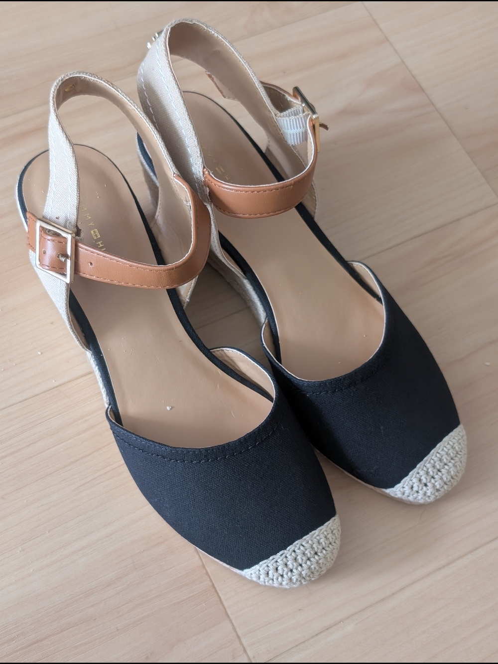 Tommy Hilfiger Women's Nilsa  Black Canvas Espadrille Sandal Size 9